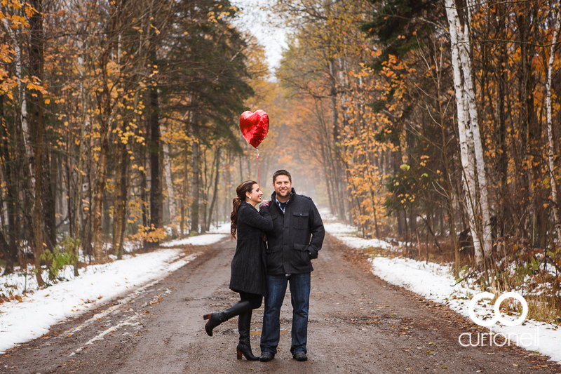Sault Ste Marie Engagement Photography - Amanda and Allan - Wishart Park, snow, fall, balloon
