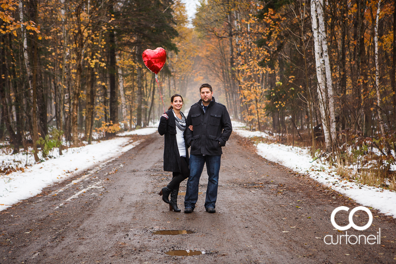 Sault Ste Marie Engagement Photography - Amanda and Allan - Wishart Park, snow, fall, balloon