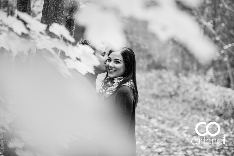 Sault Ste Marie Engagement Photography - Jess and Trav - fall, Hiawatha Highlands, trees, cold