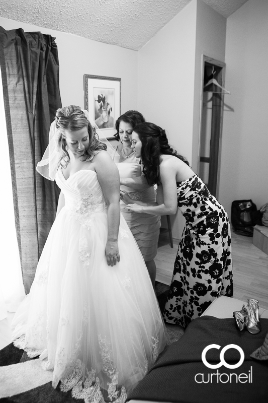Sault Ste Marie Wedding Photography - Amanda and Denis - farm, summer wedding, hay bales