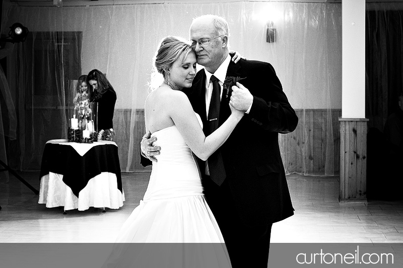 Sault Ste Marie Wedding Photography - Lisa and Scott - winter cold