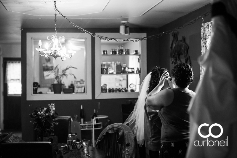 Sault Ste Marie Wedding Photography - Veronica and Gus - Garden River, Water Tower Inn, fall, cold, rain